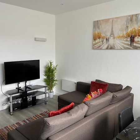 Lovely 2 Double Bedroom Flat With Free Parking - At The Atrium Mk Milton Keynes Extérieur photo