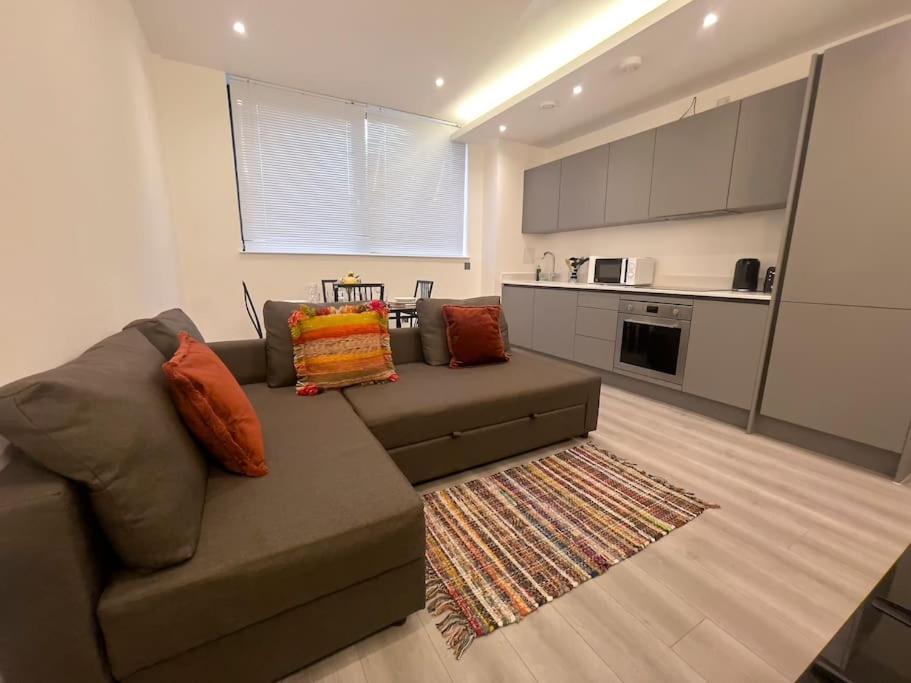 Lovely 2 Double Bedroom Flat With Free Parking - At The Atrium Mk Milton Keynes Extérieur photo