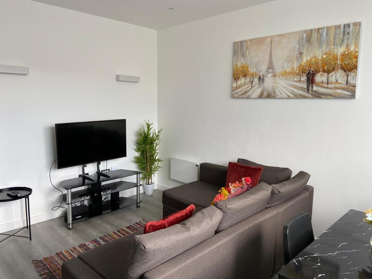 Lovely 2 Double Bedroom Flat With Free Parking - At The Atrium Mk Milton Keynes Extérieur photo