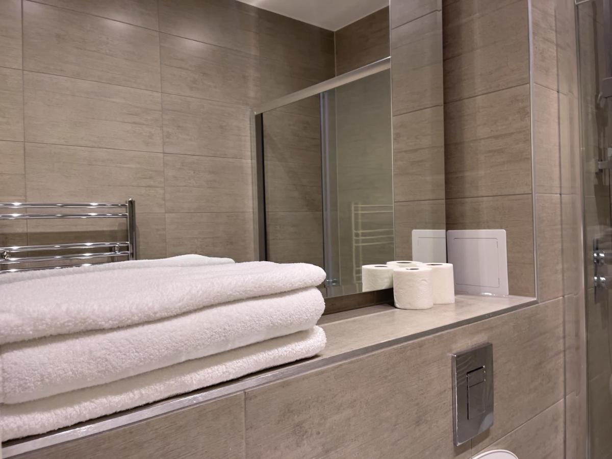 Lovely 2 Double Bedroom Flat With Free Parking - At The Atrium Mk Milton Keynes Extérieur photo
