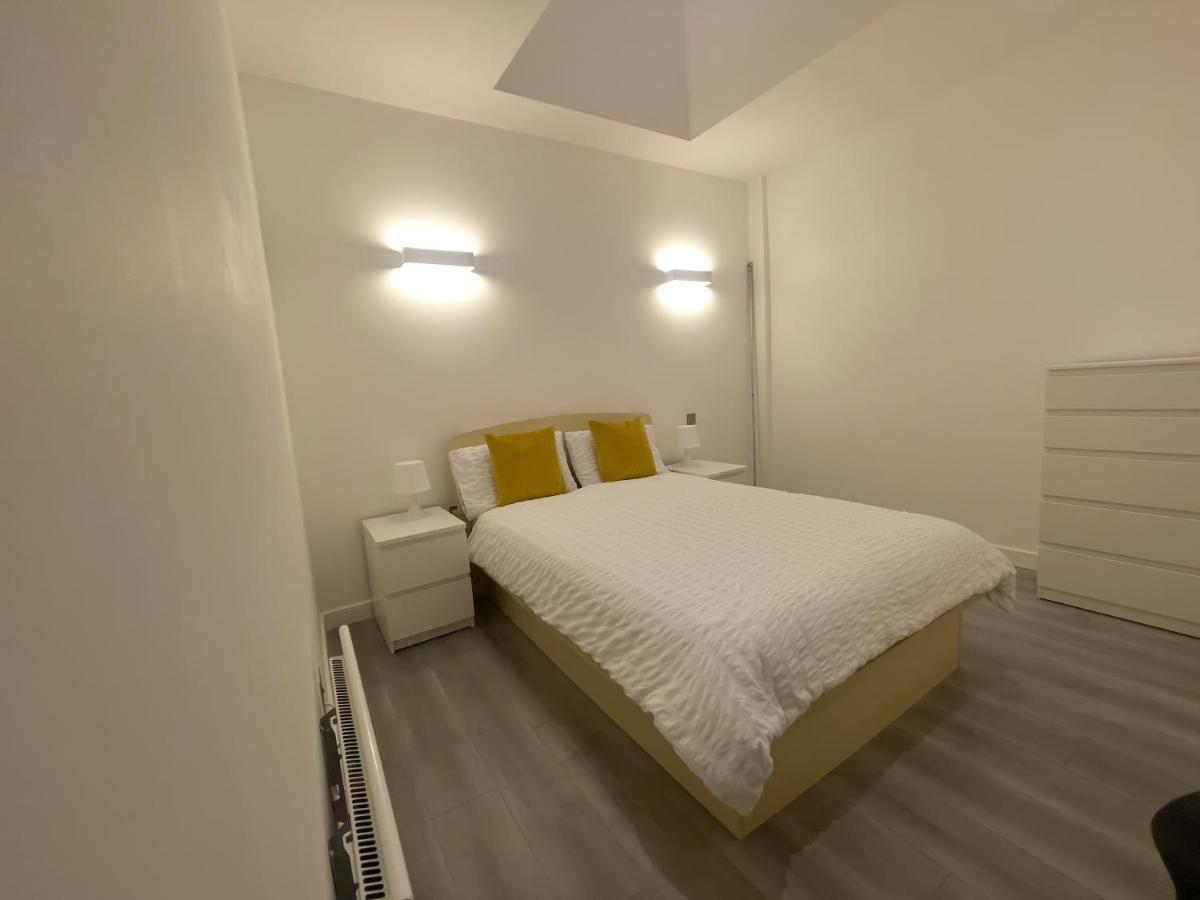 Lovely 2 Double Bedroom Flat With Free Parking - At The Atrium Mk Milton Keynes Extérieur photo
