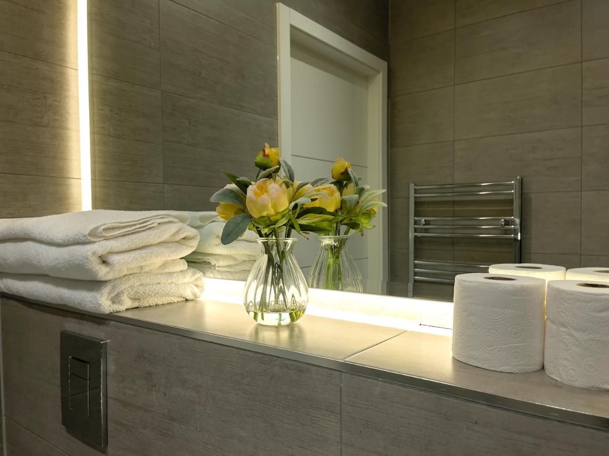 Lovely 2 Double Bedroom Flat With Free Parking - At The Atrium Mk Milton Keynes Extérieur photo
